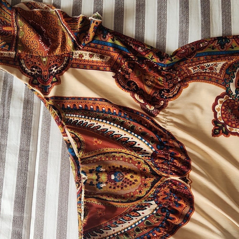 5th Culture One-Shoulder Paisley Shirt in Cream and Brown - Picture 3 of 4